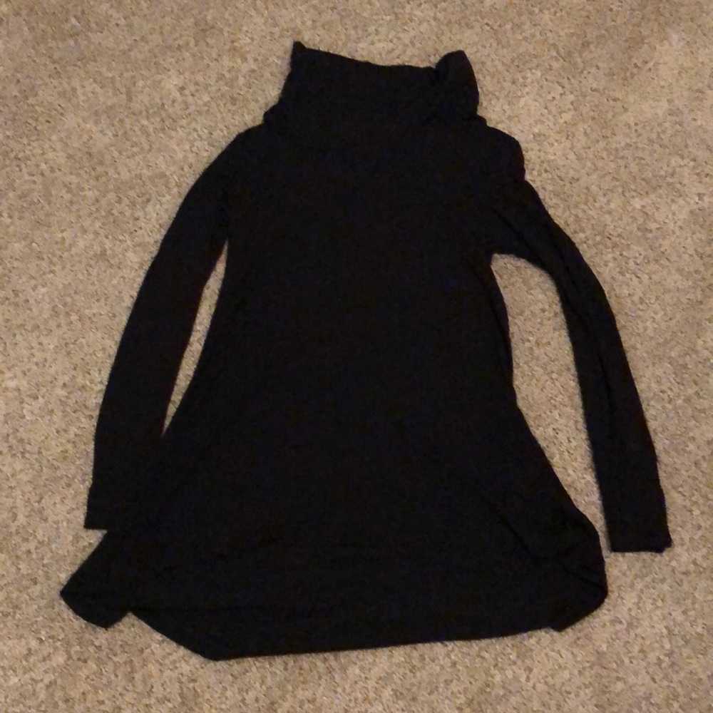 Black long sleeve leggings shirt